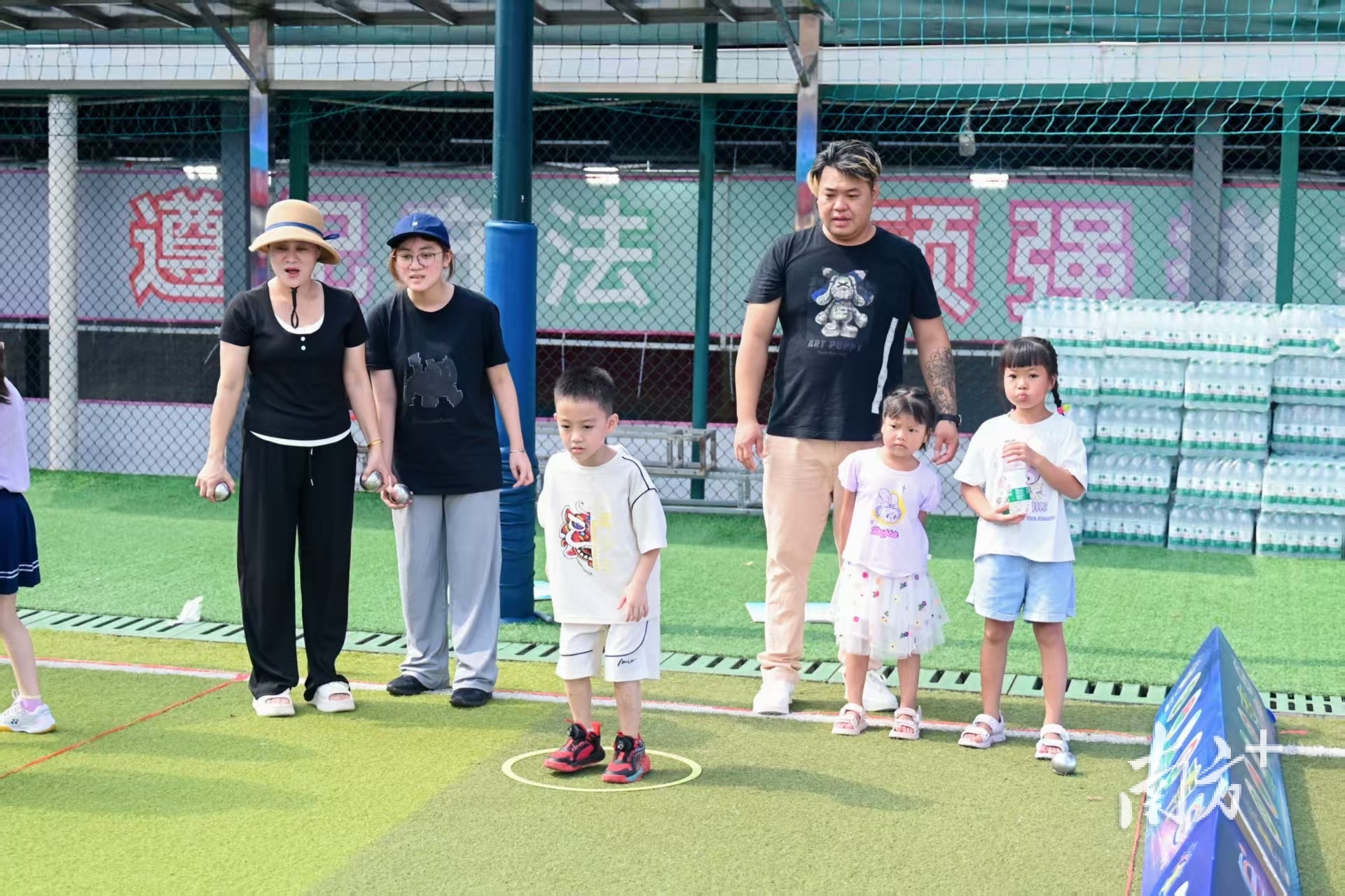 嘉年华在广, 嘉年华收官, 的击掌鼓劲