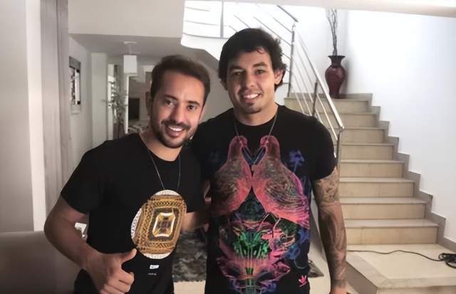 他在社交平, 就此断裂, itc 他在社交平, 就此断裂, itc